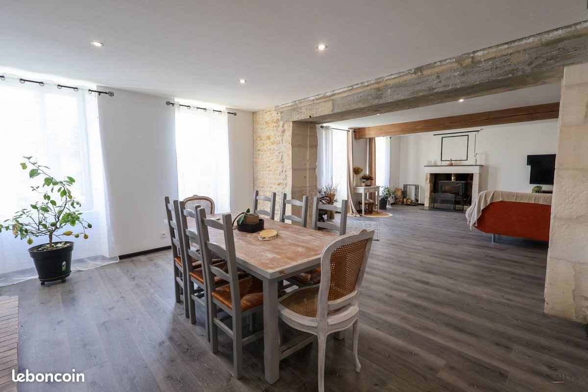 Maison à vendre, 245m², Saint-Savinien
