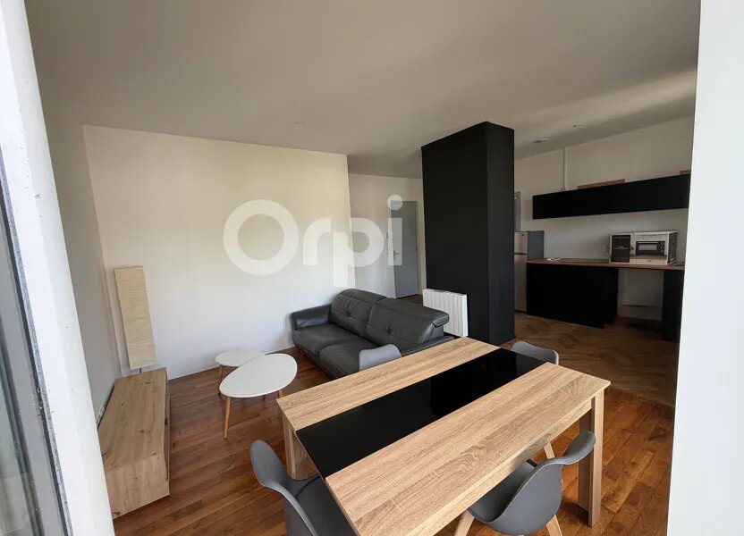 Appartement à louer, 66m², Chabanais