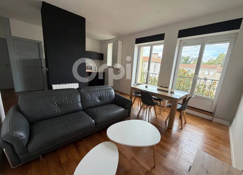 Appartement à louer, 66m², Chabanais
