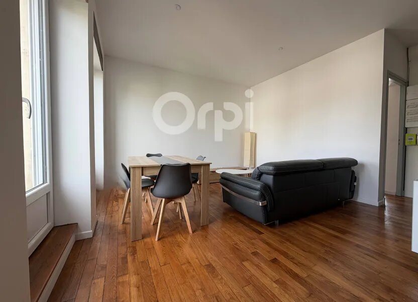 Appartement à louer, 66m², Chabanais