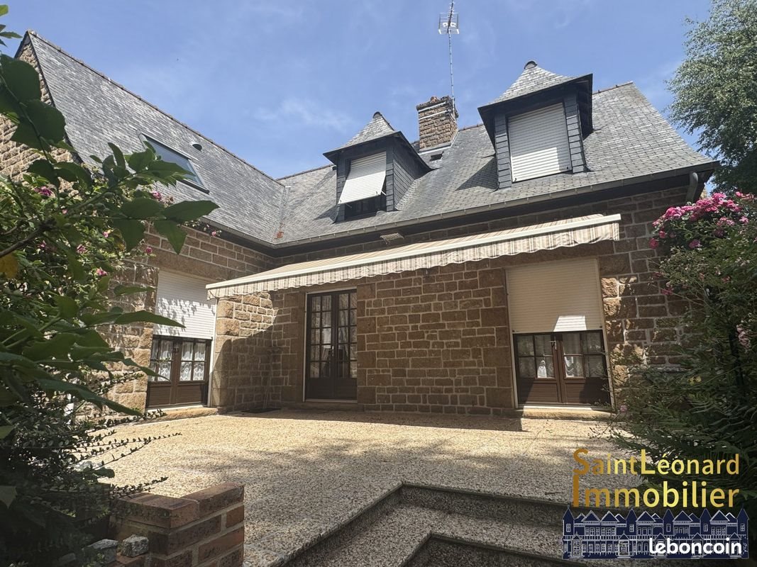 Maison à vendre, 165m², La Bazouge-du-Désert