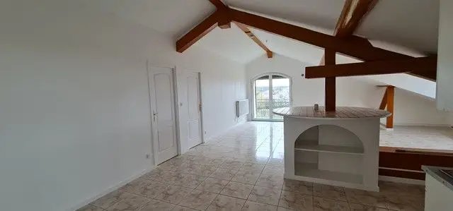 Appartement à louer, 74m², Champenoux