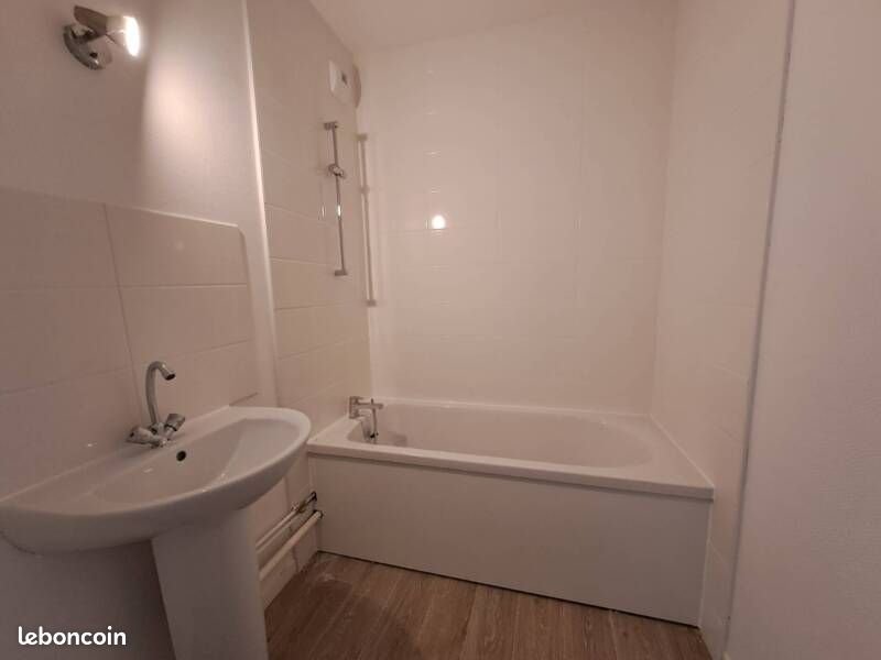 Appartement à louer, 76m², Falck