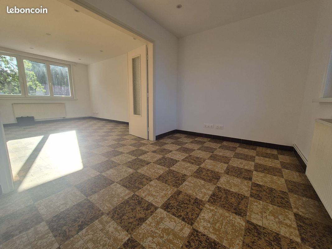 Maison à louer, 84m², Roquetoire