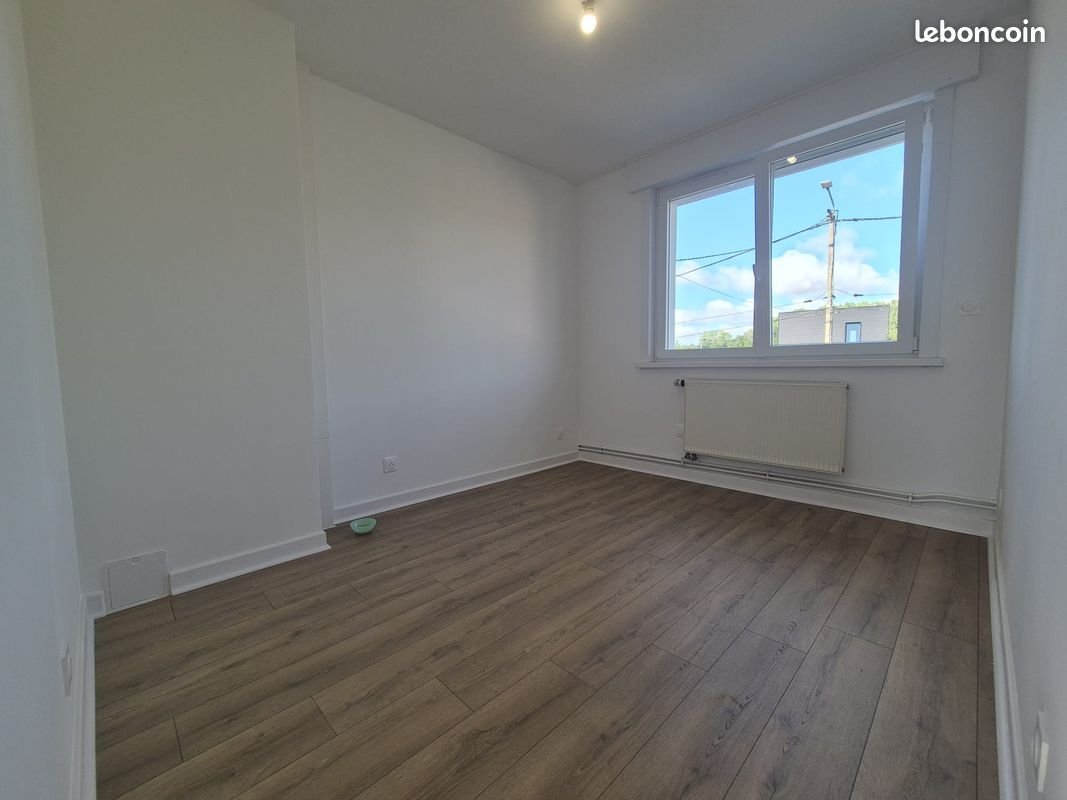 Maison à louer, 84m², Roquetoire