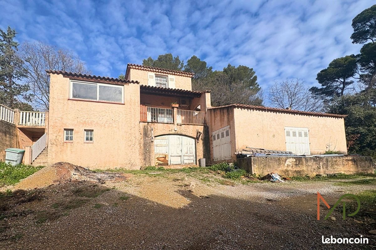 Maison à vendre, 169m², Figanières