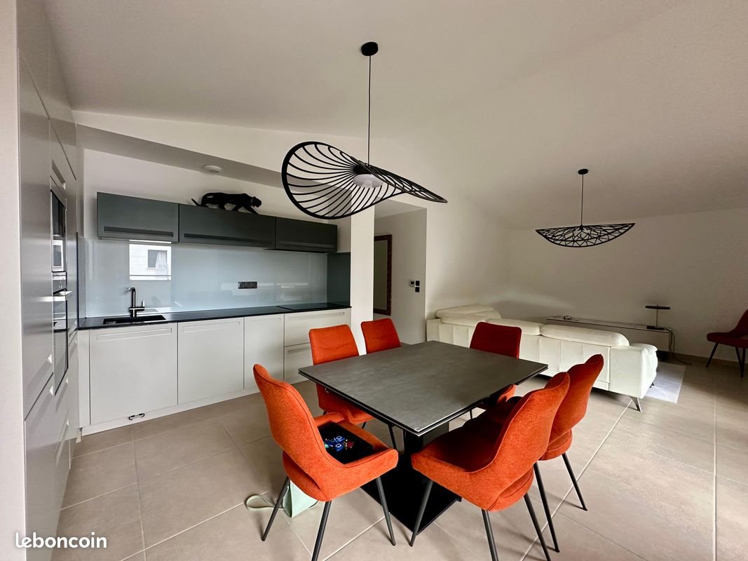 Appartement à louer, 75m², Malissard