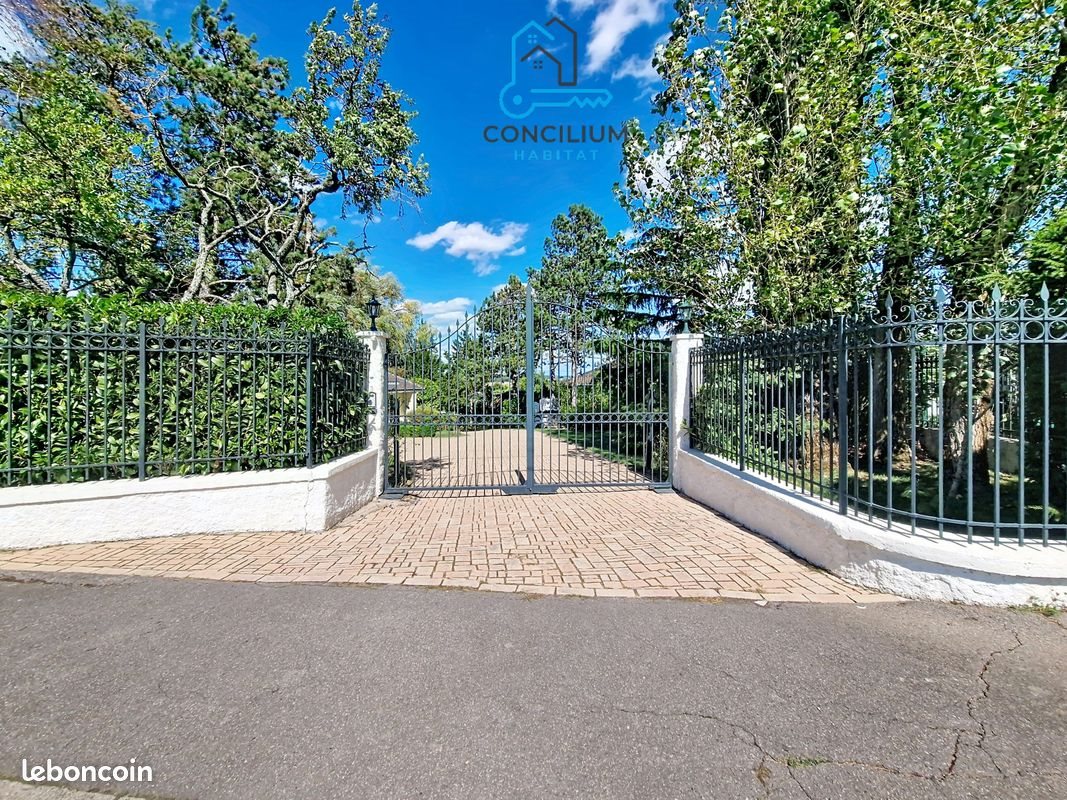 Maison à vendre, 185m², Roussy-le-Village