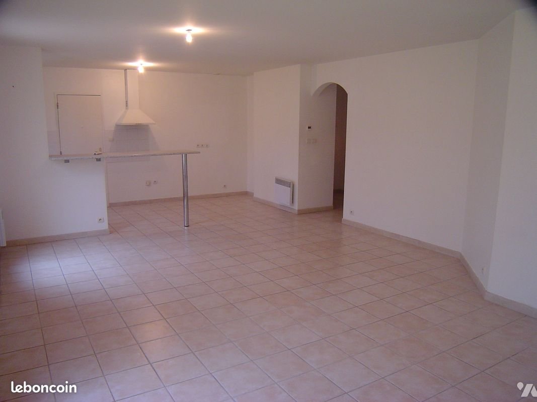 Maison à louer, 84m², Saint-Geniès-de-Malgoirès