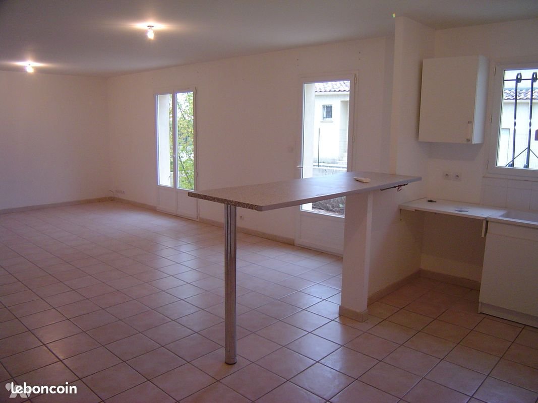 Maison à louer, 84m², Saint-Geniès-de-Malgoirès