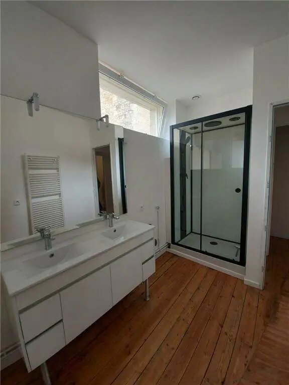 Maison à louer, 185m², Aigre