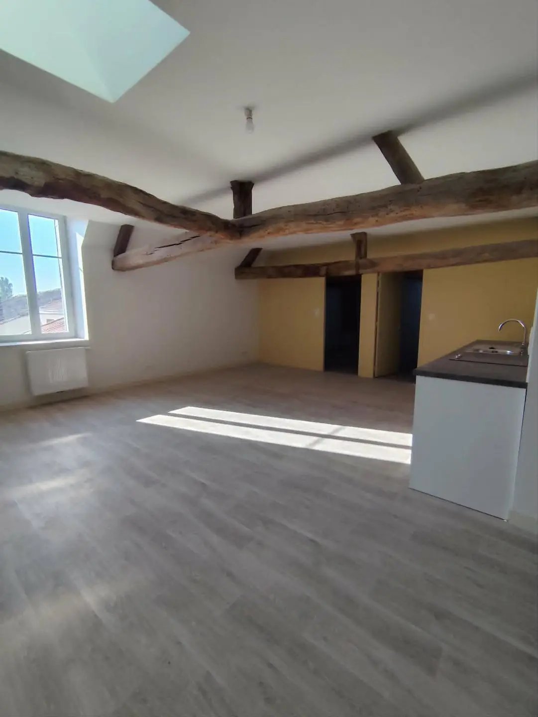 Appartement à louer, 71m², Aigre