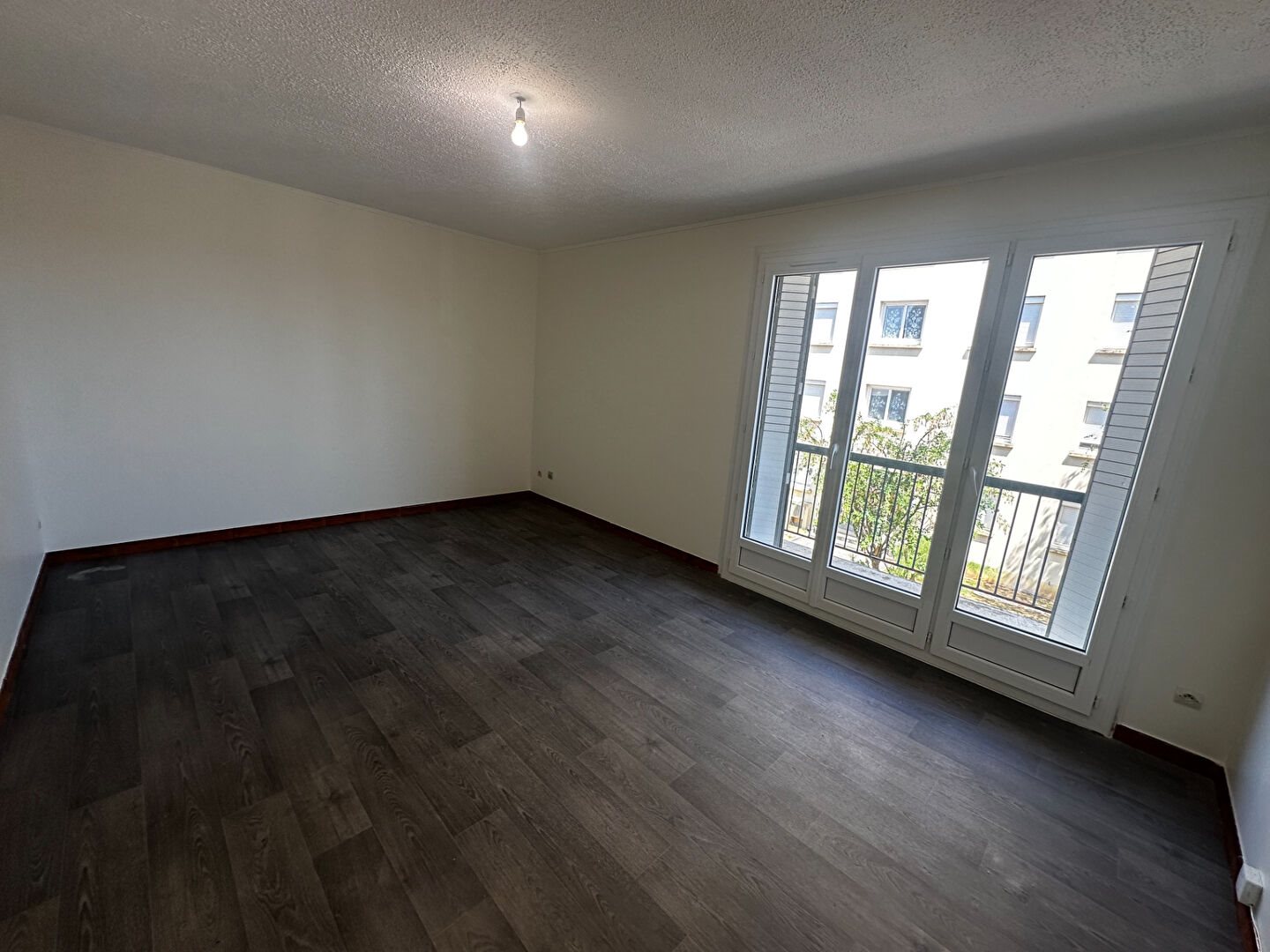 Appartement à louer, 69m², Pont-de-Chéruy