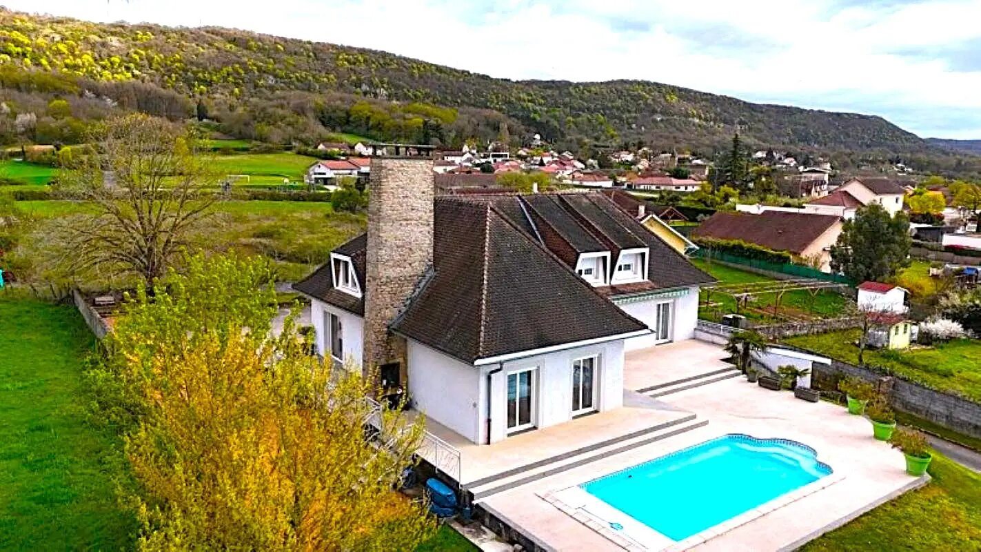 Maison à vendre, 270m², Leyrieu