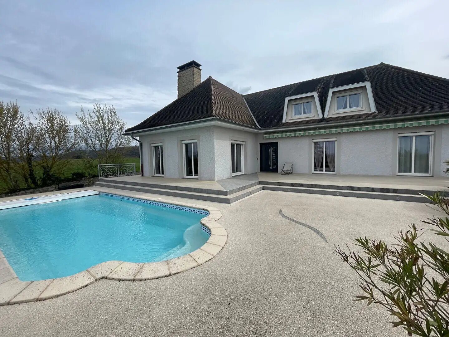 Maison à vendre, 270m², Leyrieu