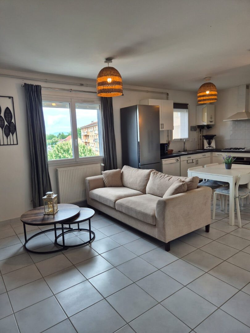 Appartement à louer, 63m², Pont-de-Chéruy