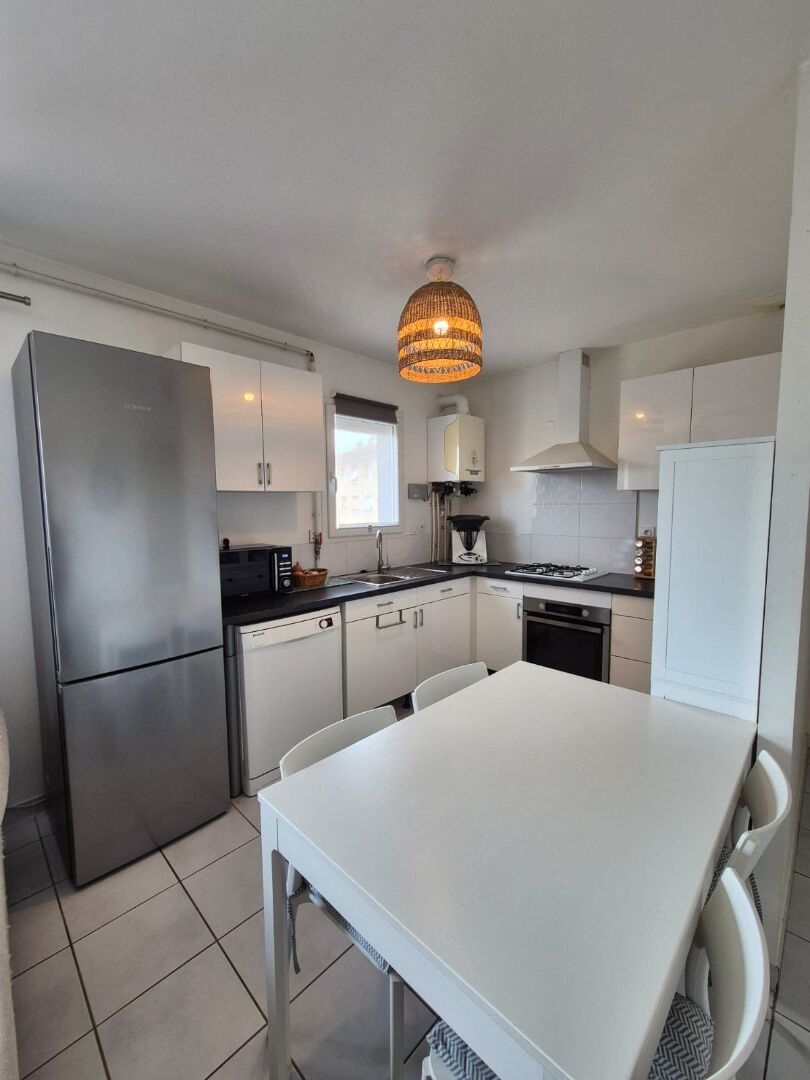 Appartement à louer, 63m², Pont-de-Chéruy