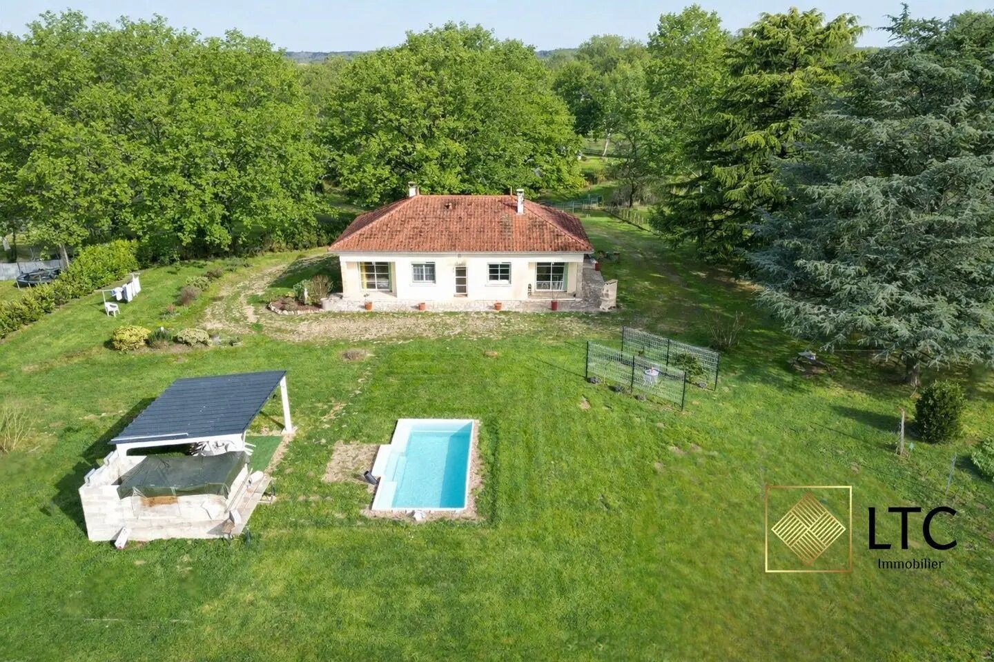 Maison à vendre, 104m², Ménesplet