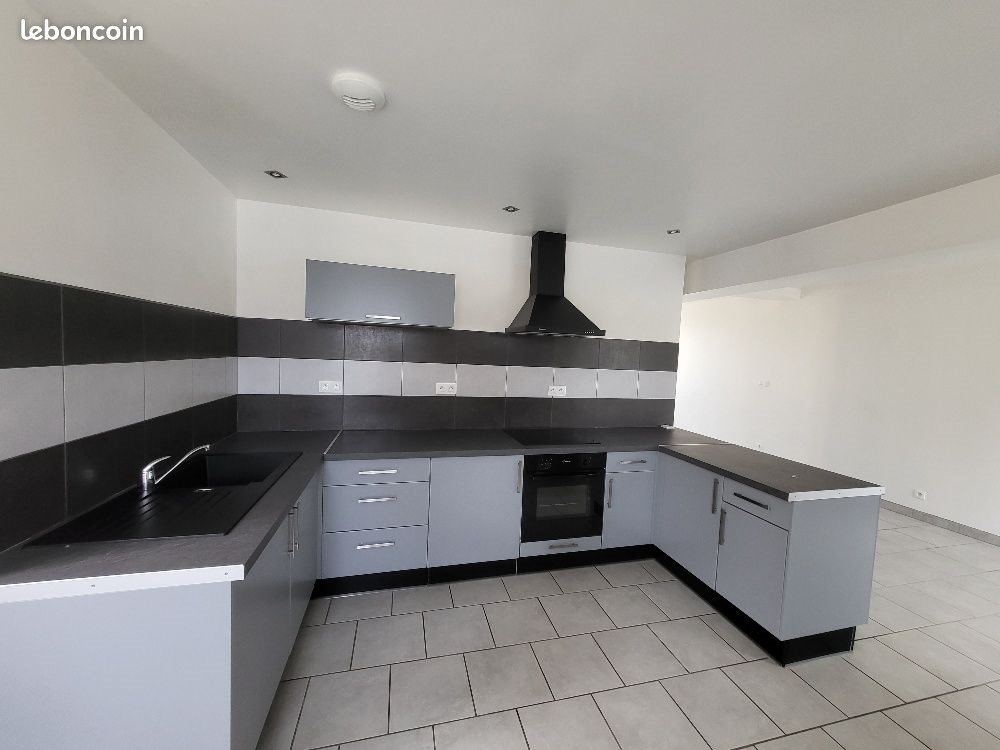 Maison à louer, 82m², Saint-Lubin-des-Joncherets