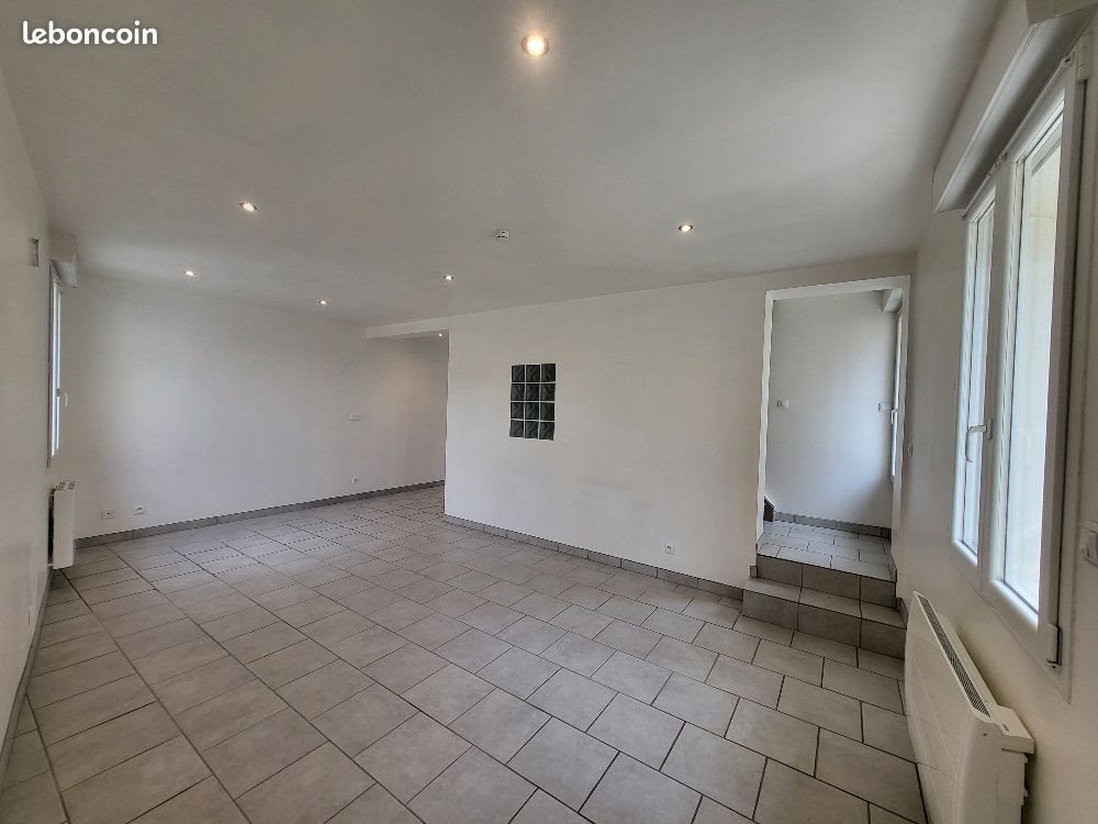 Maison à louer, 82m², Saint-Lubin-des-Joncherets