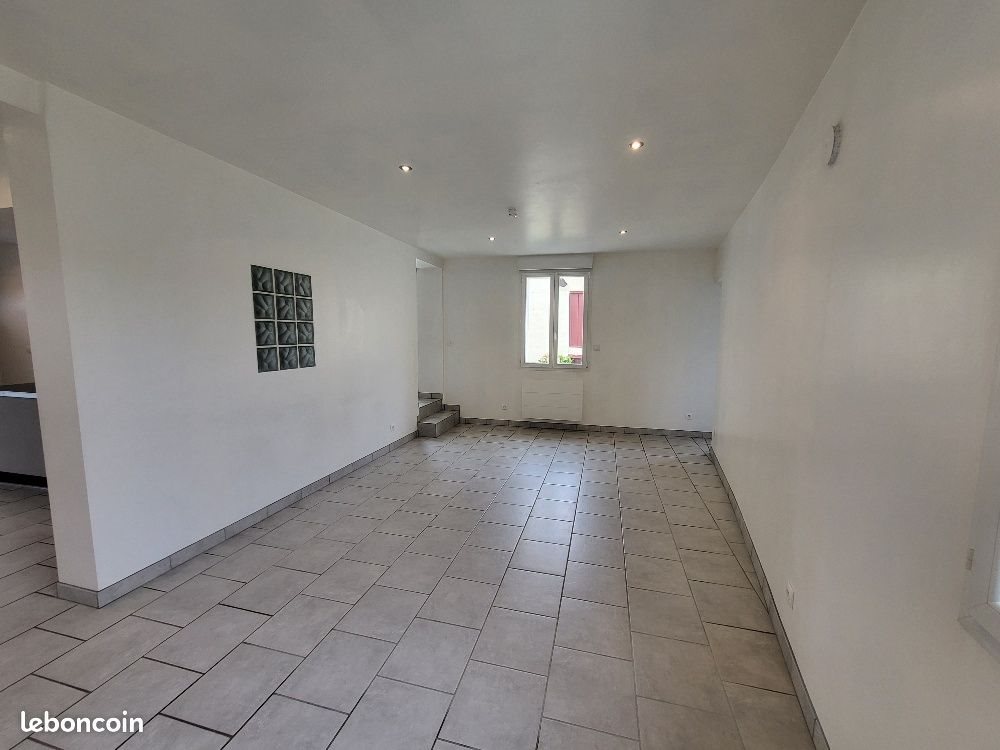 Maison à louer, 82m², Saint-Lubin-des-Joncherets
