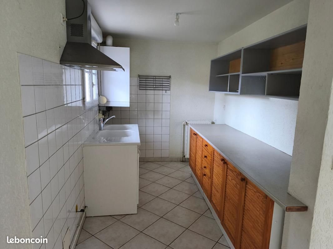 Maison à louer, 59m², Bourth