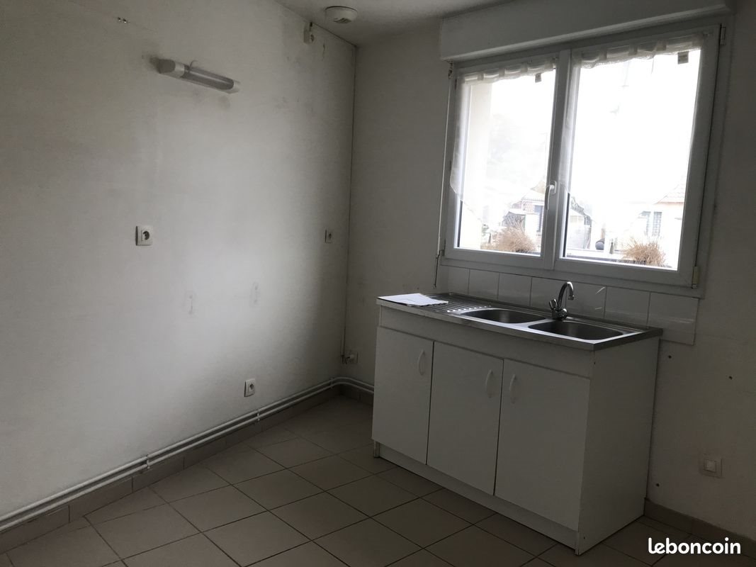 Maison à louer, 80m², Quarouble