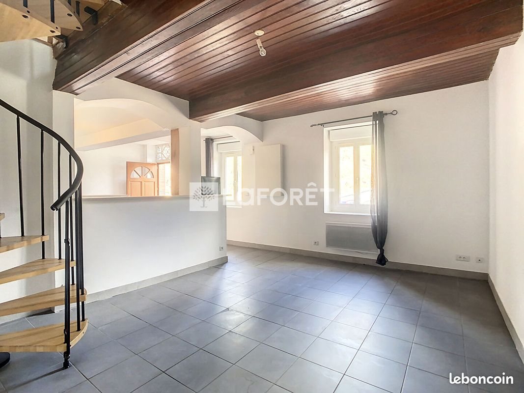Maison à louer, 91m², Bourret