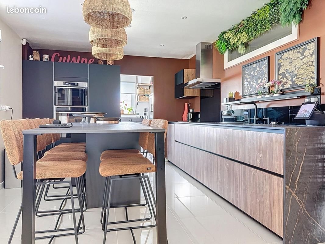 Maison à vendre, 208m², Saint-Denis-de-Pile