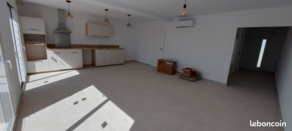 Maison à louer, 112m², Clarensac