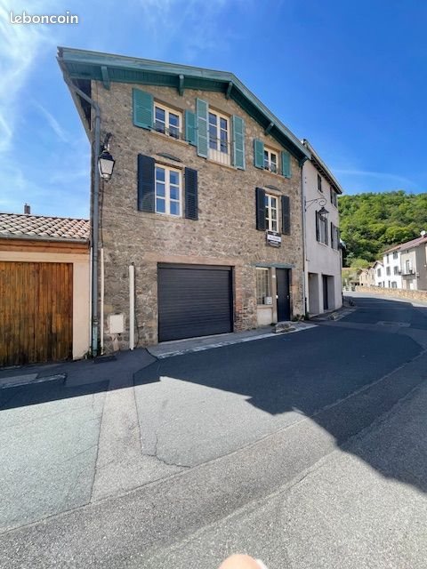 Maison à louer, 909m², Condrieu