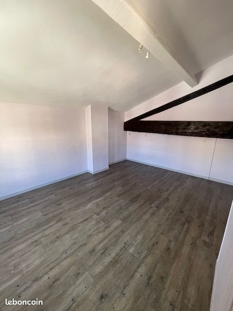 Maison à louer, 909m², Condrieu