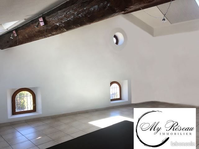 Appartement à louer, 80m², Homps