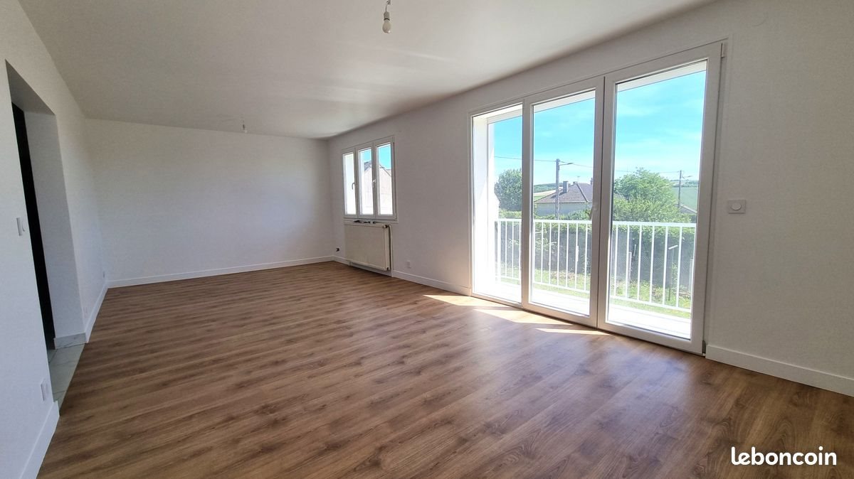 Maison à louer, 132m², Sergines