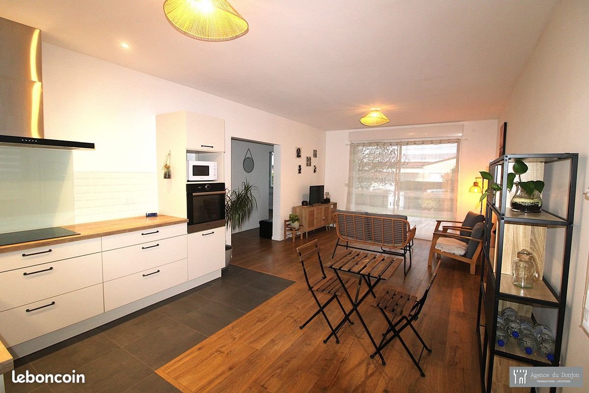Maison à louer, 80m², Saintes