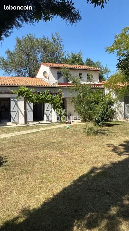 Maison à louer, 168m², Saintes