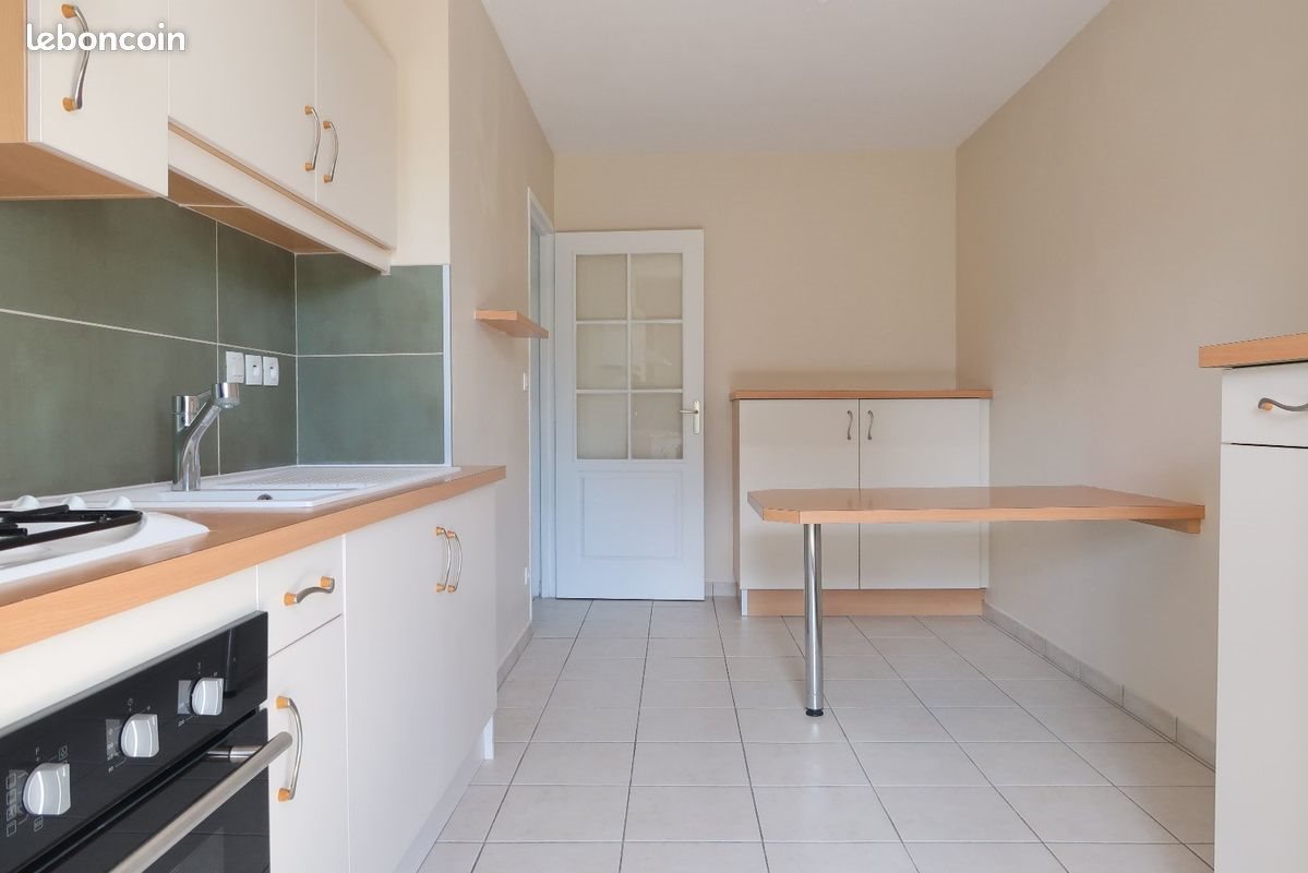Appartement à louer, 75m², Unieux