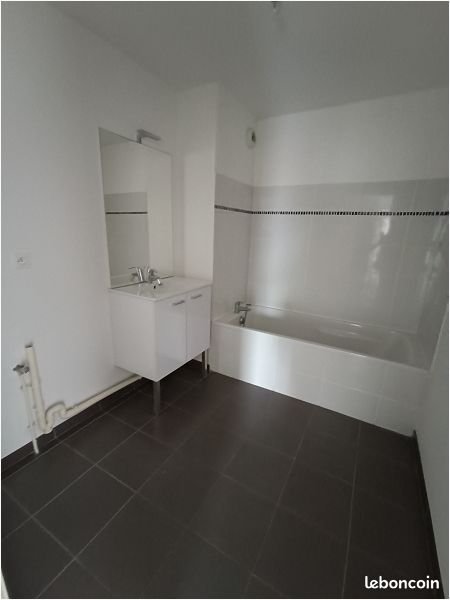 Appartement à louer, 83m², Loos