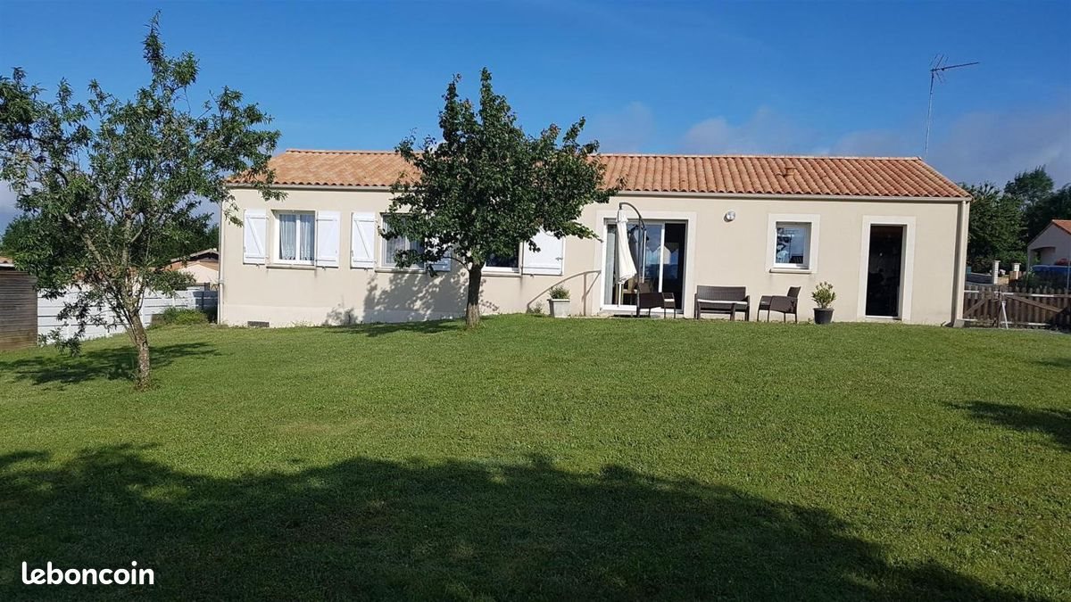 Maison à louer, 93m², Montournais