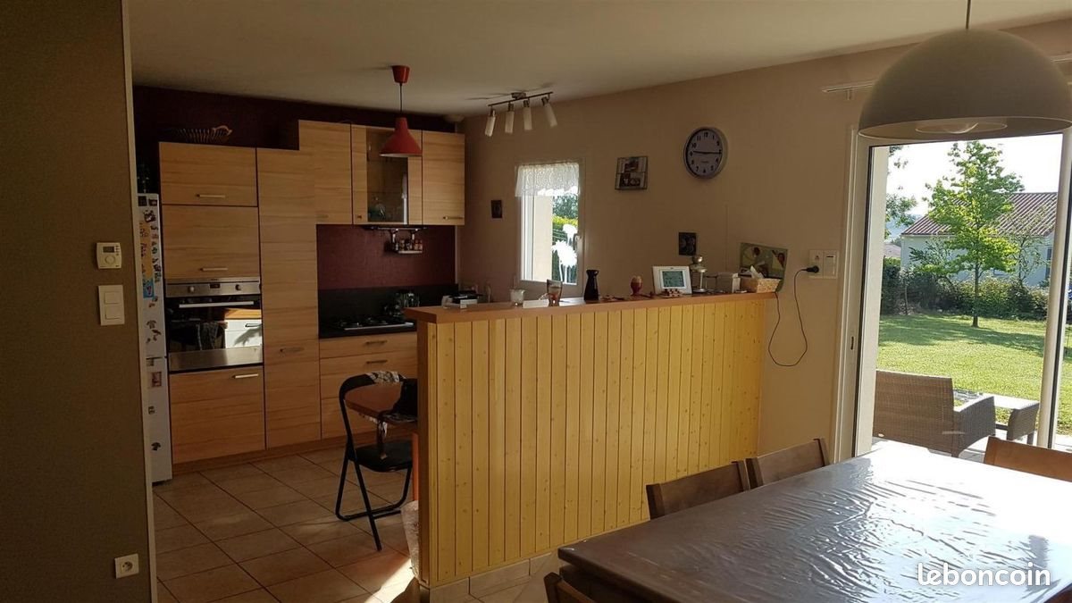 Maison à louer, 93m², Montournais