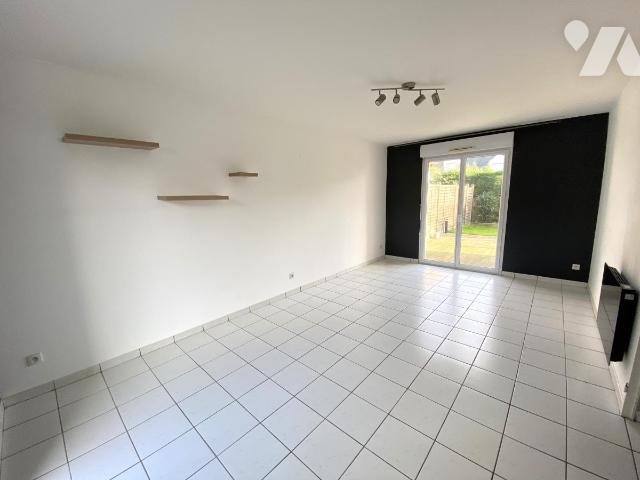 Maison à louer, 75m², Feneu