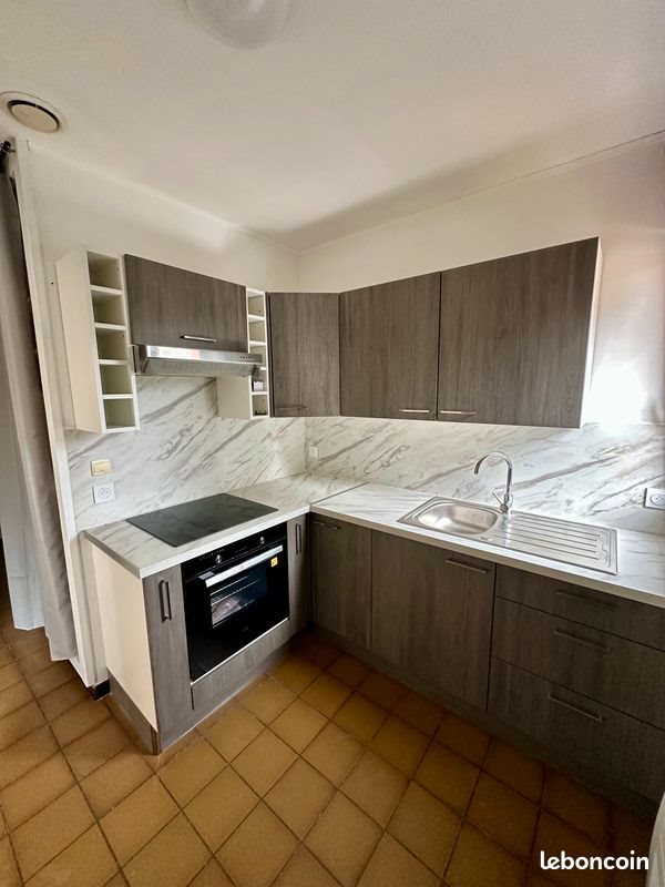 Appartement à louer, 53m², Caëstre