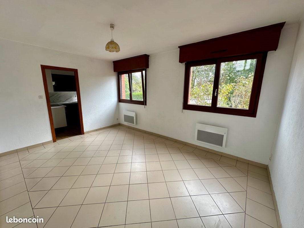Appartement à louer, 53m², Caëstre