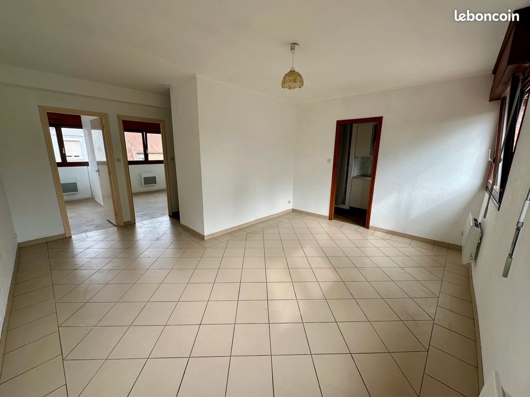 Appartement à louer, 53m², Caëstre