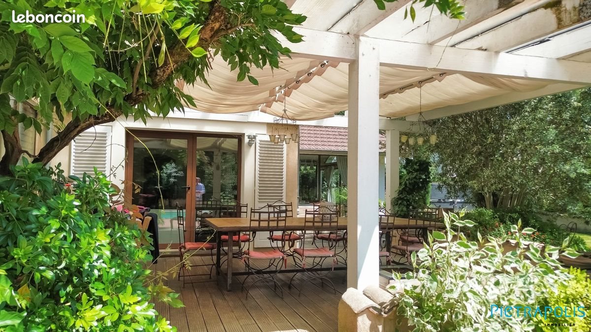 Maison à vendre, 310m², Charly