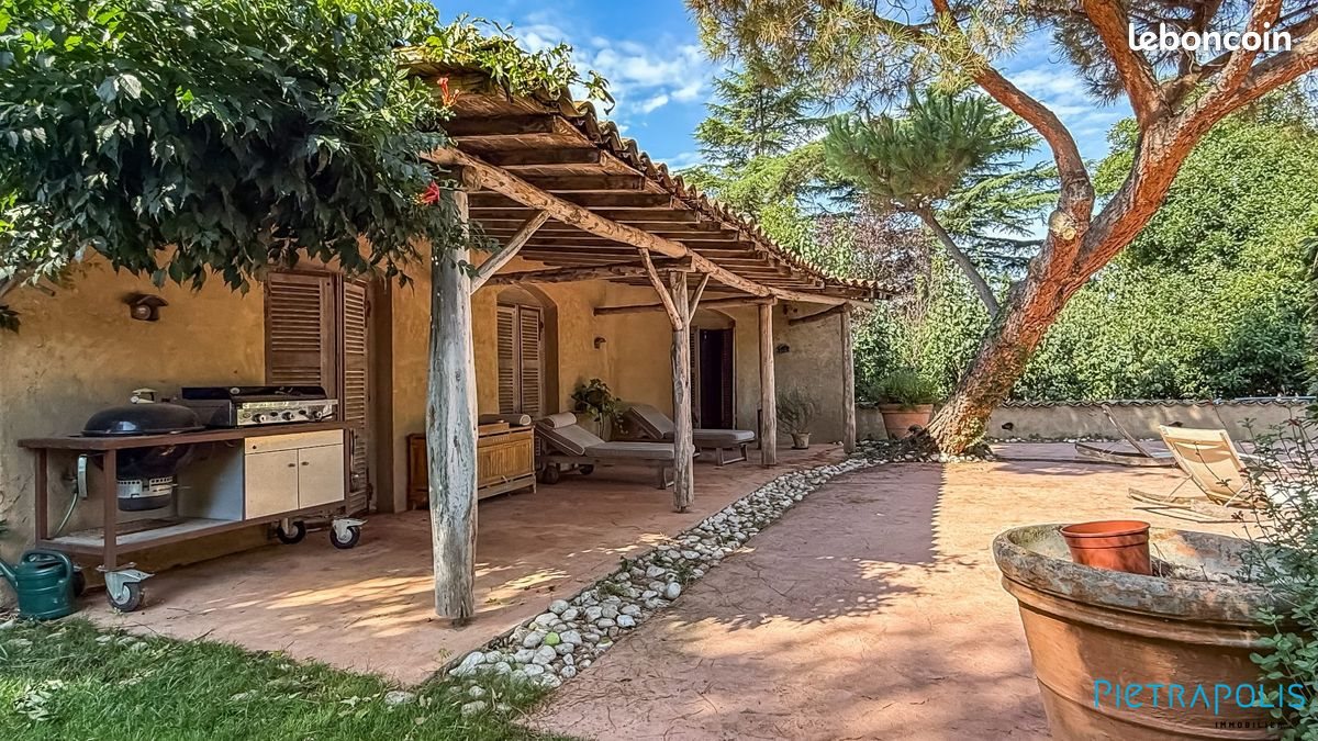 Maison à vendre, 310m², Charly