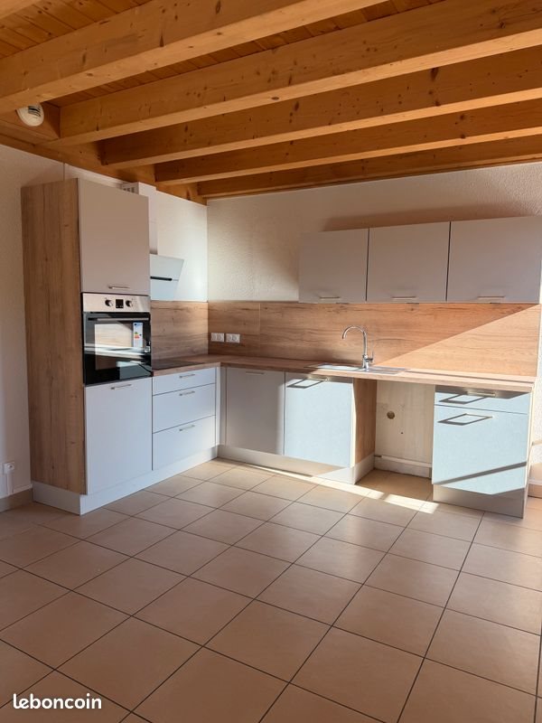Appartement à louer, 88m², Rochejean