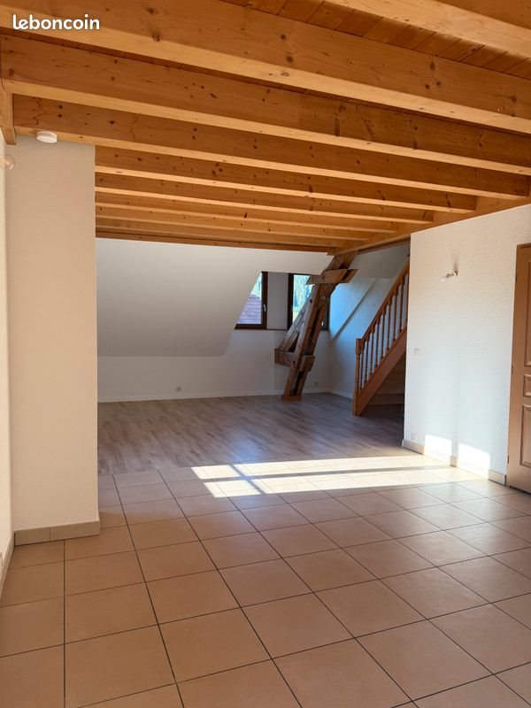 Appartement à louer, 88m², Rochejean