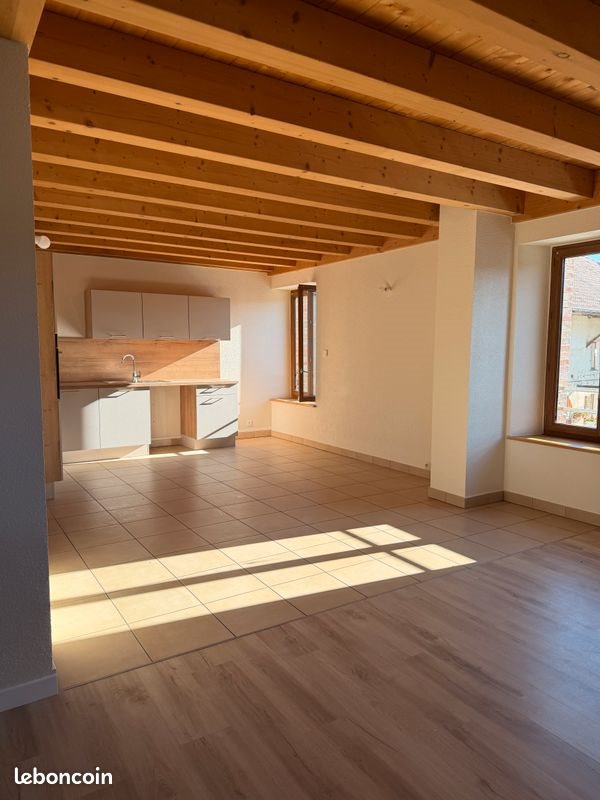 Appartement à louer, 88m², Rochejean