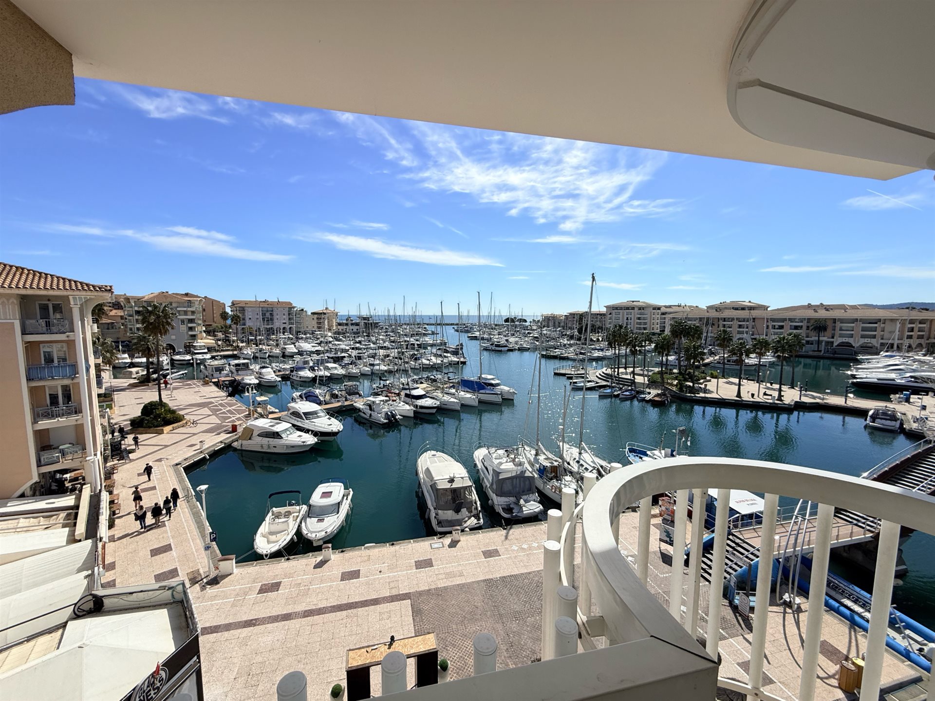 Appartement à vendre, 72m², Fréjus